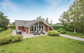 Beautiful Home In Haderslev With Wifi in Årøsund